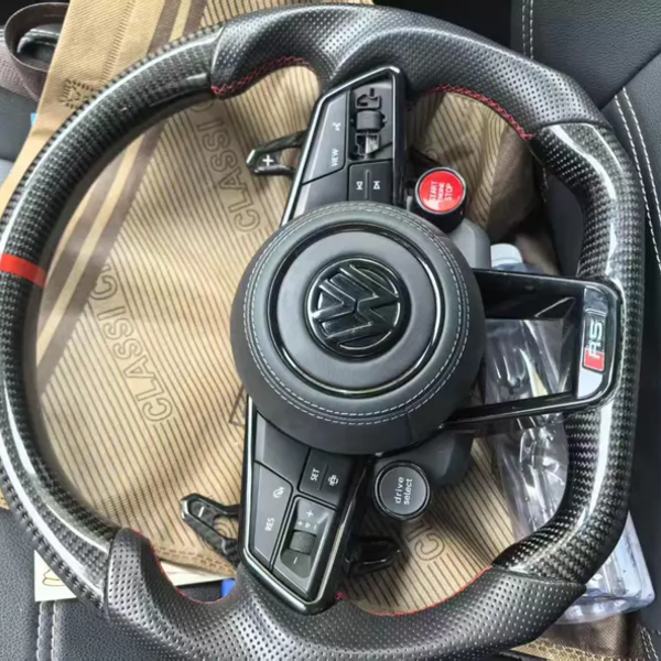 Volkswagen Golf 8 carbonio